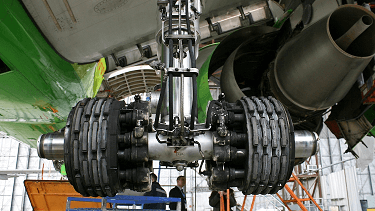 How do aircraft brakes work